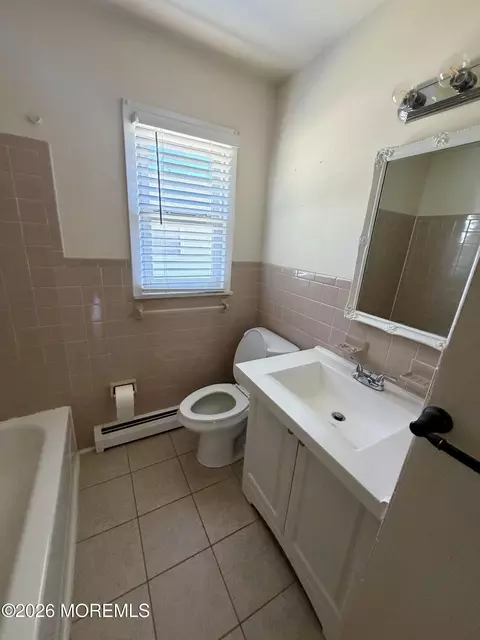 Bath - 38 Grenada St, Berkeley, NJ 08721 photo 1 of 1