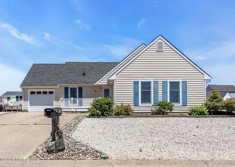 124 Matilda Dr, Manahawkin, NJ 08050