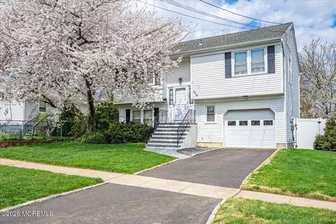864 Malden Dr, Cliffwood Beach, NJ 07735
