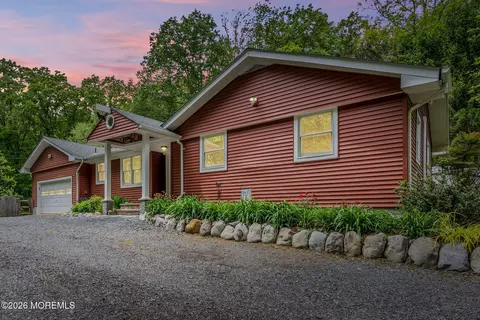 8 Rues Rd, Cream Ridge, NJ 08514