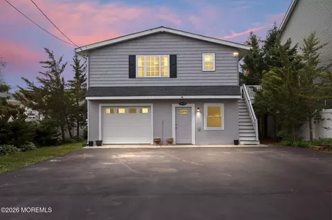 27 Lenape Trl # B, Brick, NJ 08724