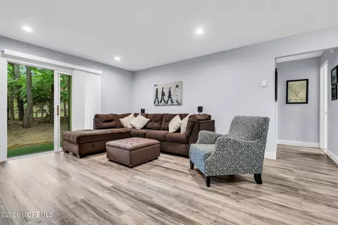 87 Arrowood Rd #E, Manalapan, NJ 07726