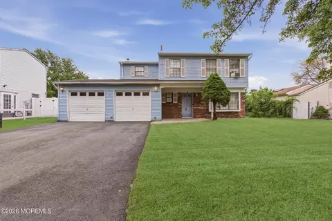 9 Snowdrift Ln, Howell, NJ 07731