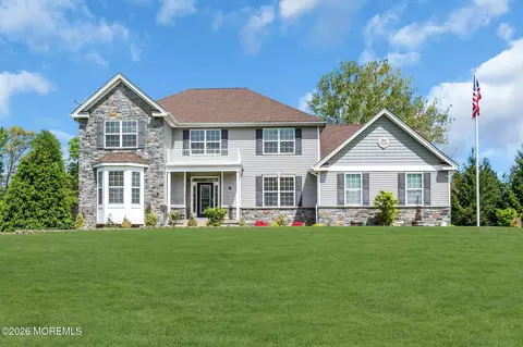 8 Parkside Dr, Jackson, NJ 08527