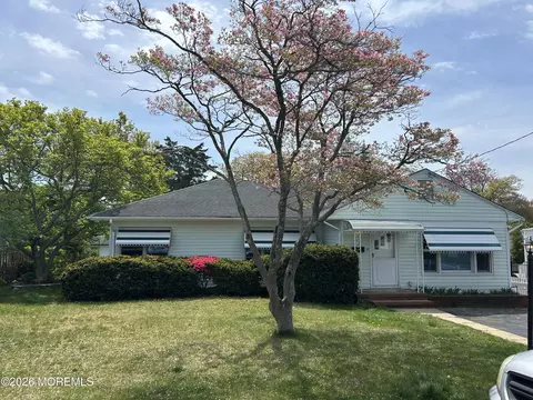 75 Narrumson Rd, Manasquan, NJ 08736