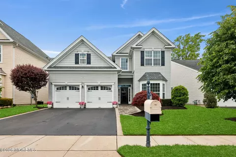 128 Sunset Dr, Tinton Falls, NJ 07724