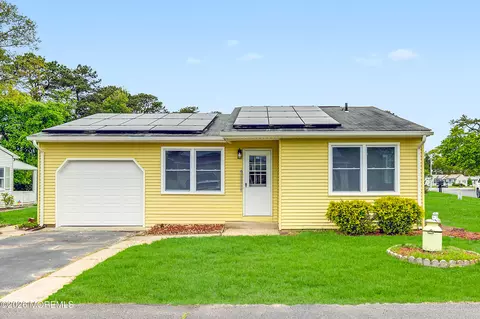 83 Falmouth Ave, Manchester, NJ 08759