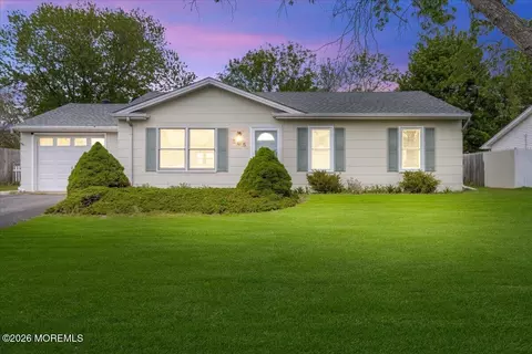 305 6th St, Waretown, NJ 08758
