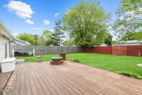Exterior - 305 6th St, Waretown, NJ 08758 photo 4 of 5