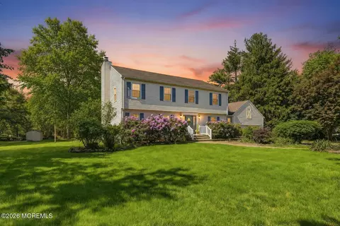 5 Mccaffery Rd, Manalapan, NJ 07726