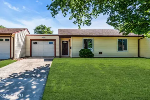 150 Maclura Plz Plz #C, Monroe, NJ 08831