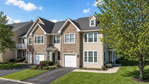 19 Amber Dr, Old Bridge, NJ 08857
