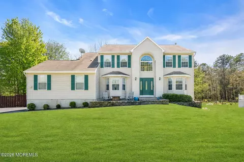 18 Camelot Ter, Jackson, NJ 08527