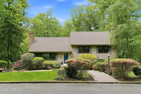 198 Deepdale Dr, Middletown, NJ 07748