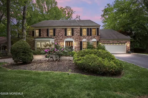6 Robbie Ct, Morganville, NJ 07751