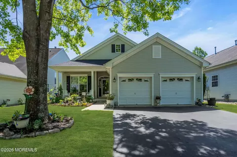 53 Silverside Rd, Lakewood, NJ 08701