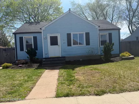 610 Chestnut St, Lakehurst, NJ 08733