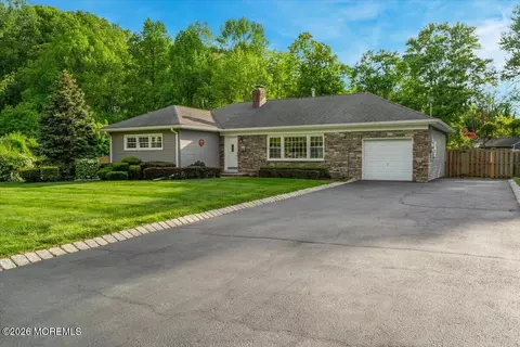 259 Hamiltonian Dr, Red Bank, NJ 07701
