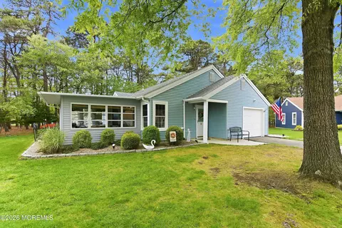 5 Abbey Ct, Forked River, NJ 08731