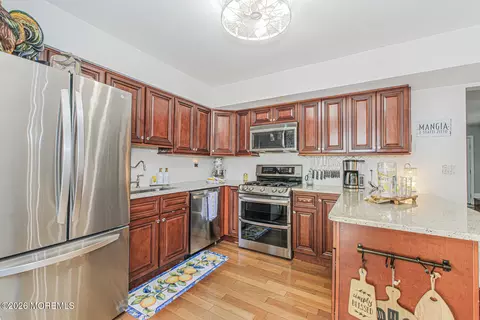 Kitchen - 4 Shilling Way, Jackson, NJ 08527 photo 1 of 5