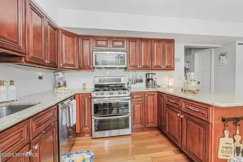 Kitchen - 4 Shilling Way, Jackson, NJ 08527 photo 3 of 5
