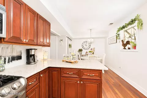 Kitchen - 4 Shilling Way, Jackson, NJ 08527 photo 4 of 5
