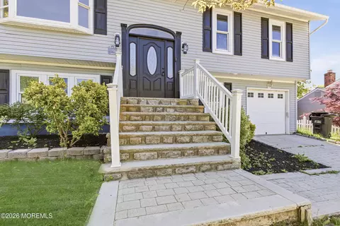 4 Silversmith Ct, Barnegat, NJ 08005