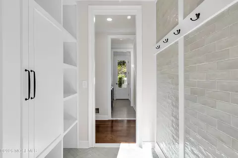 Entry Way - 907 Riverview Dr, Brielle, NJ 08730 photo 5 of 12