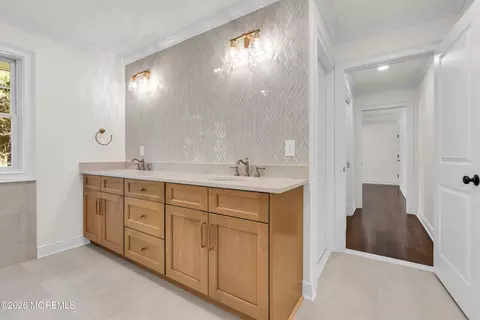 Bath - 907 Riverview Dr, Brielle, NJ 08730 photo 4 of 11