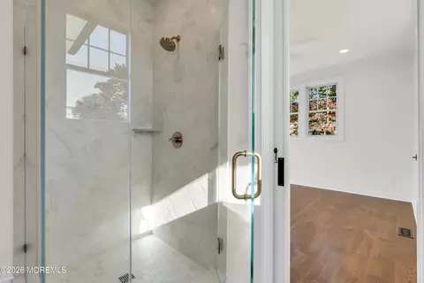 Bath - 907 Riverview Dr, Brielle, NJ 08730 photo 1 of 11