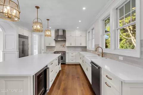 Kitchen - 907 Riverview Dr, Brielle, NJ 08730 photo 5 of 10