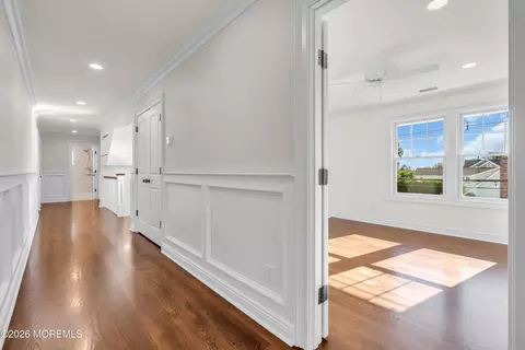 Entry Way - 907 Riverview Dr, Brielle, NJ 08730 photo 10 of 12