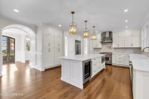 Kitchen - 907 Riverview Dr, Brielle, NJ 08730 photo 4 of 10