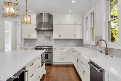 Kitchen - 907 Riverview Dr, Brielle, NJ 08730 photo 6 of 10