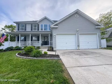 137 Bowsprit Rd, Manahawkin, NJ 08050