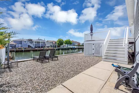 33 Clarkson Dr, Toms River, NJ 08753