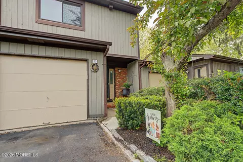 73 Letts Ct #164, Matawan, NJ 07747