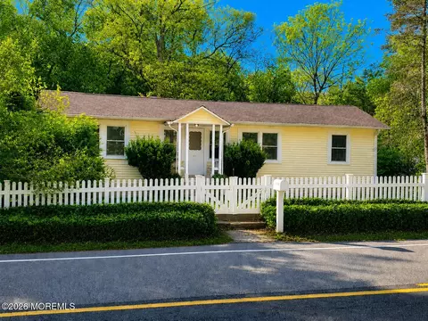 689 Freehold Rd, Jackson, NJ 08527