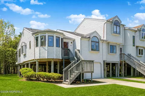 54 Oakland Bay Ct, Little Egg Harbor, NJ 08087