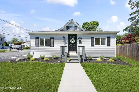 310 East Rd, Belford, NJ 07718