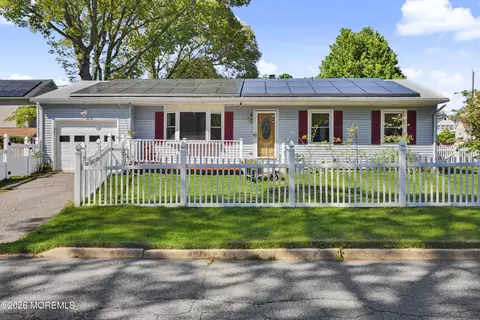 1188 Whittier Ave, Toms River, NJ 08753