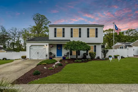 57 Concord Cir, Howell, NJ 07731