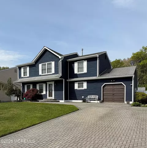 14 Gladiola Dr, Howell, NJ 07731