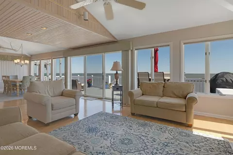 237 Heron Rd, Tuckerton, NJ 08087