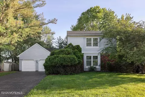 19 Alexandria Dr, Manalapan, NJ 07726