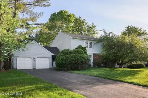 19 Alexandria Dr, Manalapan, NJ 07726