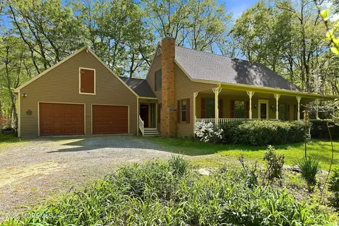 3206 Ridgewood Rd, Allenwood, NJ 08720