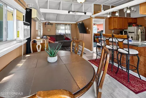 Dining - 418 Beach Blvd, Forked River, NJ 08731 photo 2 of 4