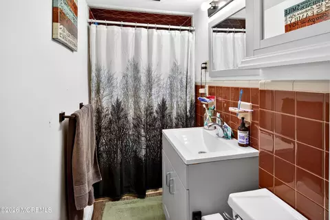 Bath - 418 Beach Blvd, Forked River, NJ 08731 photo 1 of 2