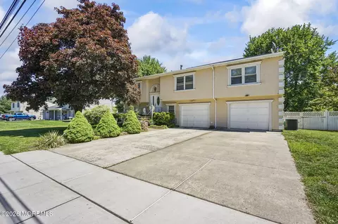 440 Smith Ct, Cliffwood, NJ 07721
